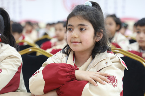 新疆维吾尔自治区喀什地区关工委“3·5”学雷锋纪念日 开展“五老”进校园讲雷锋故事活动