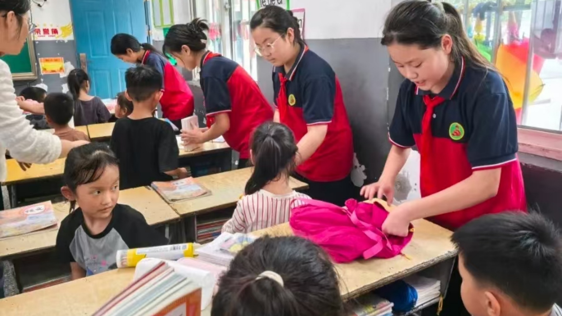 大手拉小手 新生入轨快 ——江苏省徐州市铜山区大许镇太山小学关工委助力一年级新生走上“正轨”