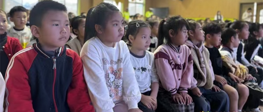 交警走进幼儿园 交通安全“童”行记——江苏省徐州市铜山区棠张镇中心幼儿园关工委特邀交警开展交通安全教育宣传活动