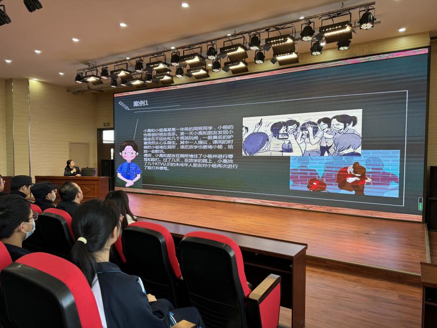 黑龙江省齐齐哈尔市建华区凤凰中学关工委开展“法治护航成长”系列活动