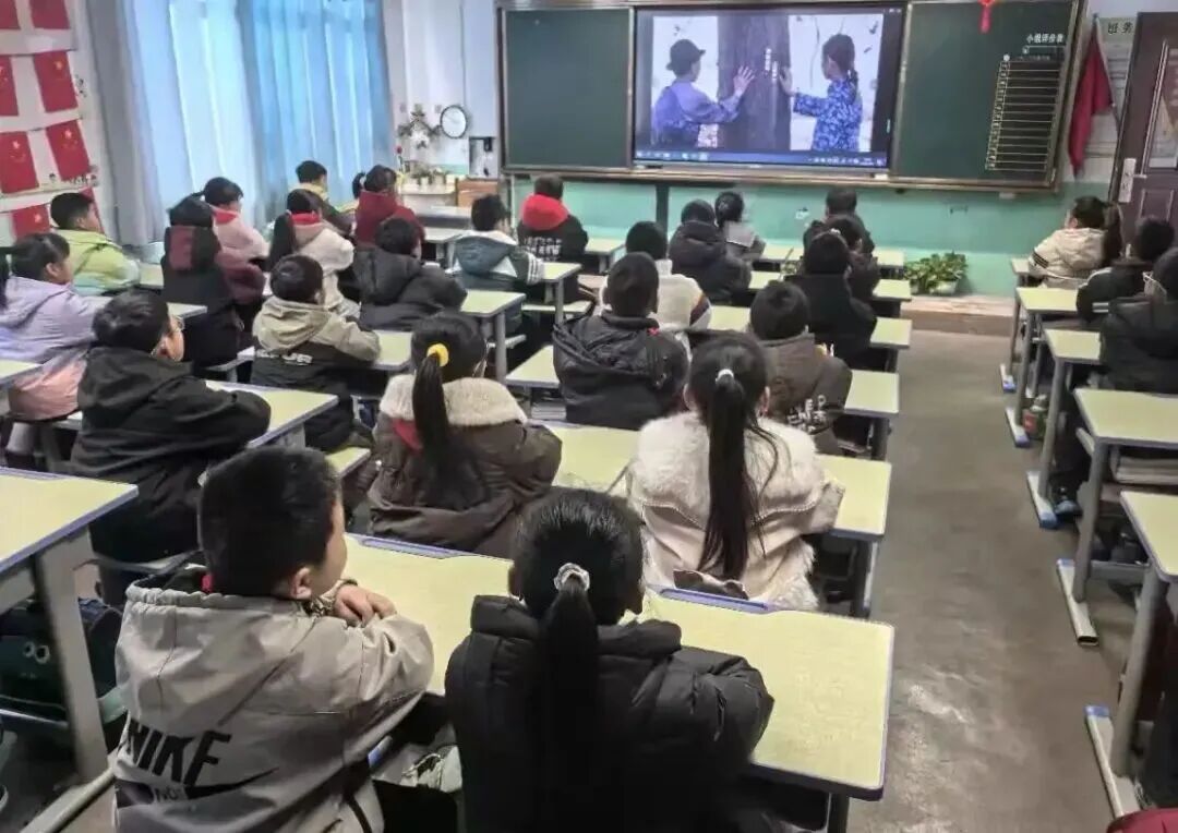 读懂沂蒙“信”仰 赓续红色血脉——山东省临沂市河东区八湖镇刘店子中心小学组织全体学生观看沂蒙红色微电影《信》