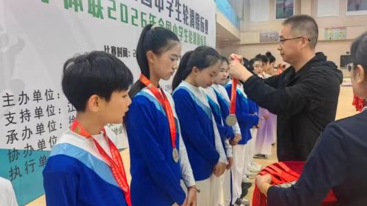 江苏省徐州市铜山区驿城实验小学荣获全国小学生轮滑锦标赛花样轮滑队列滑亚军