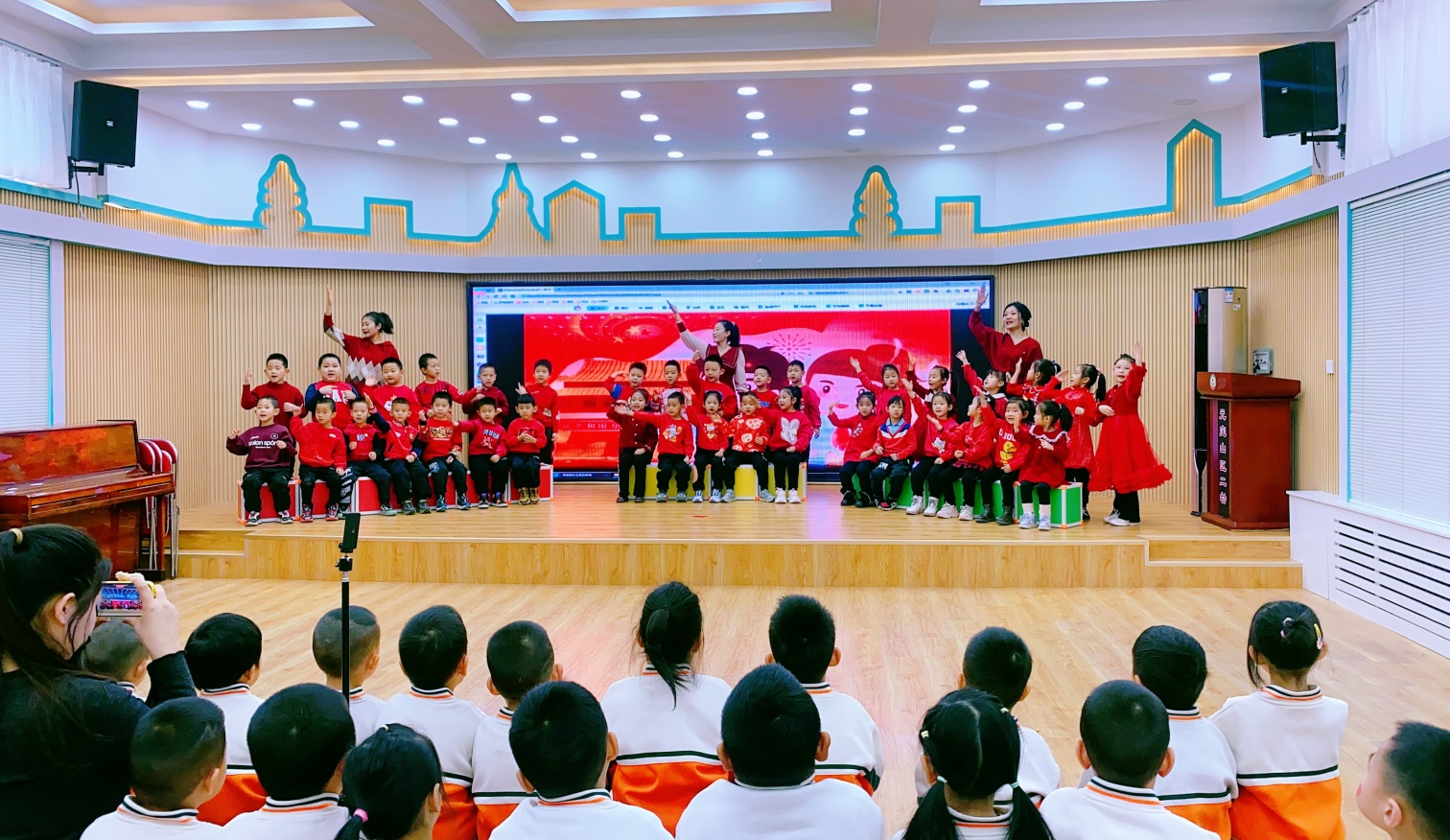 童心向党，歌声飞扬 ——内蒙古自治区赤峰市元宝山区第二幼儿园关工委组织唱响红歌合唱比赛活动