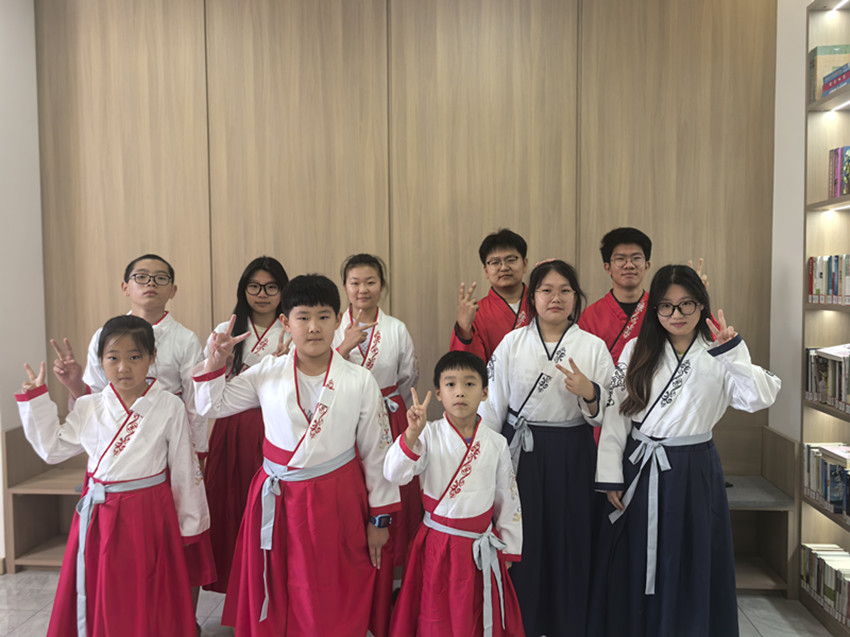 国学竞赛显真才 诗会雅集聚贤童——内蒙古赤峰市元宝山区西城街道王府社区关工委开展国学 知识竞赛活动