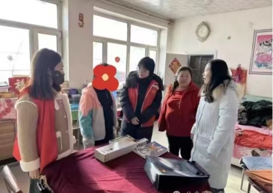 黑龙江省鸡西市虎林市东诚镇开展“青春暖流 关爱困境学子”慰问活动