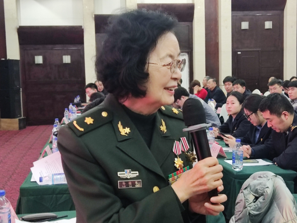 孙桂琴讲述雷锋故事感动沈客人  为学雷锋主题教育实践活动增添新动力