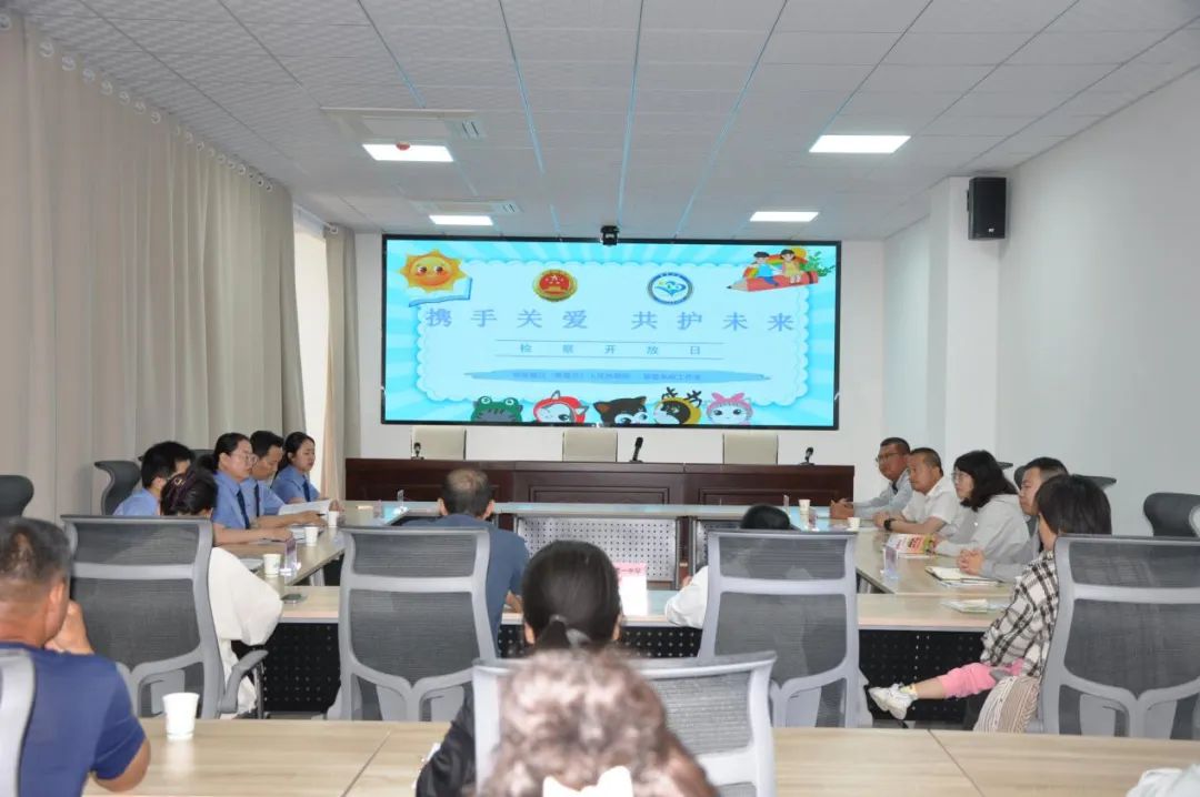 新疆生产建设兵团第十三师新星市关工委开展青少年普法教育宣传执法系列活动