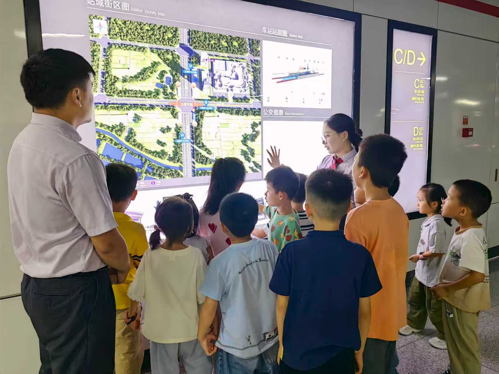 安徽省合肥市包河区烟墩街道陶坝社区：用童心“拼”出爱国版图 让安全“护航”成长之路