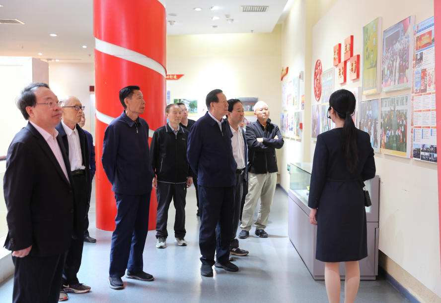 河南省商丘市关工委赴南阳学习学雷锋活动典型经验
