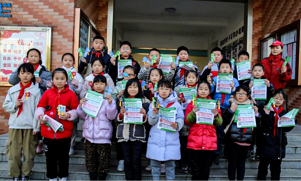 安徽省巢湖市夏阁镇夏阁社区关工委开展“生活垃圾分类进校园”宣传活动