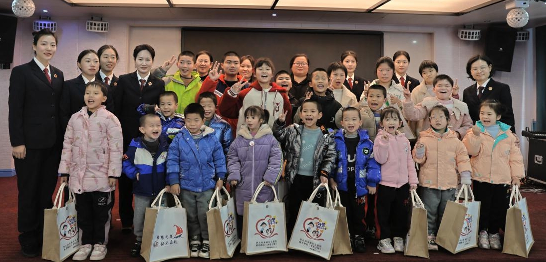 新春送关爱 | 江西省抚州市、崇仁县检察院：情系福利院 寒冬送温暖