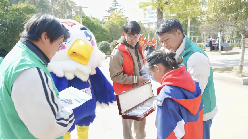 春节将至年味浓，禁毒宣传护平安——四川省凉山州盐源县禁毒办联合县关工委开展新春禁毒宣传活动