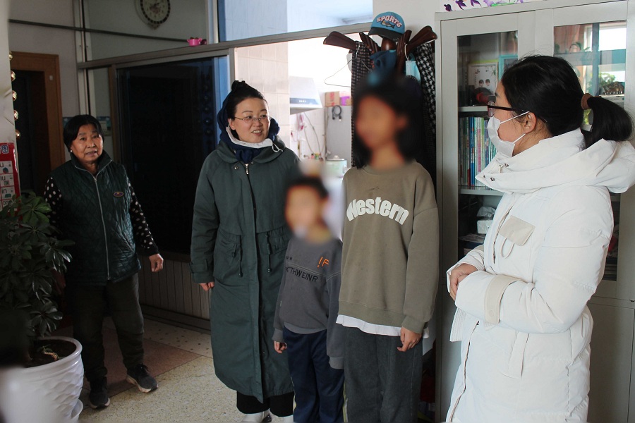 岁寒情暖：赤峰敖汉旗新州街道办、关工委、妇联走访慰问留守、困境儿童
