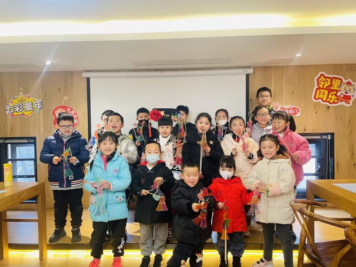 成都市金牛区金桥社区关工委开展“非遗进社区·皮影贺新春”活动