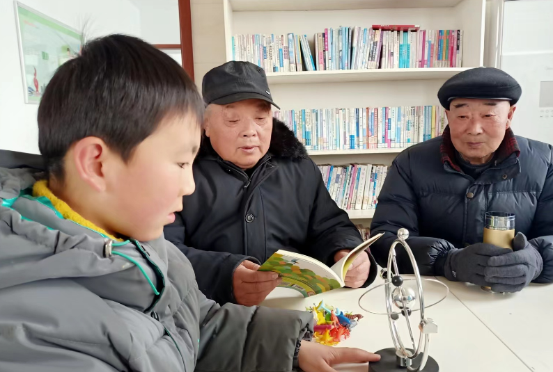 安徽省合肥市肥东县白龙镇关工委开展科普知识进社区活动