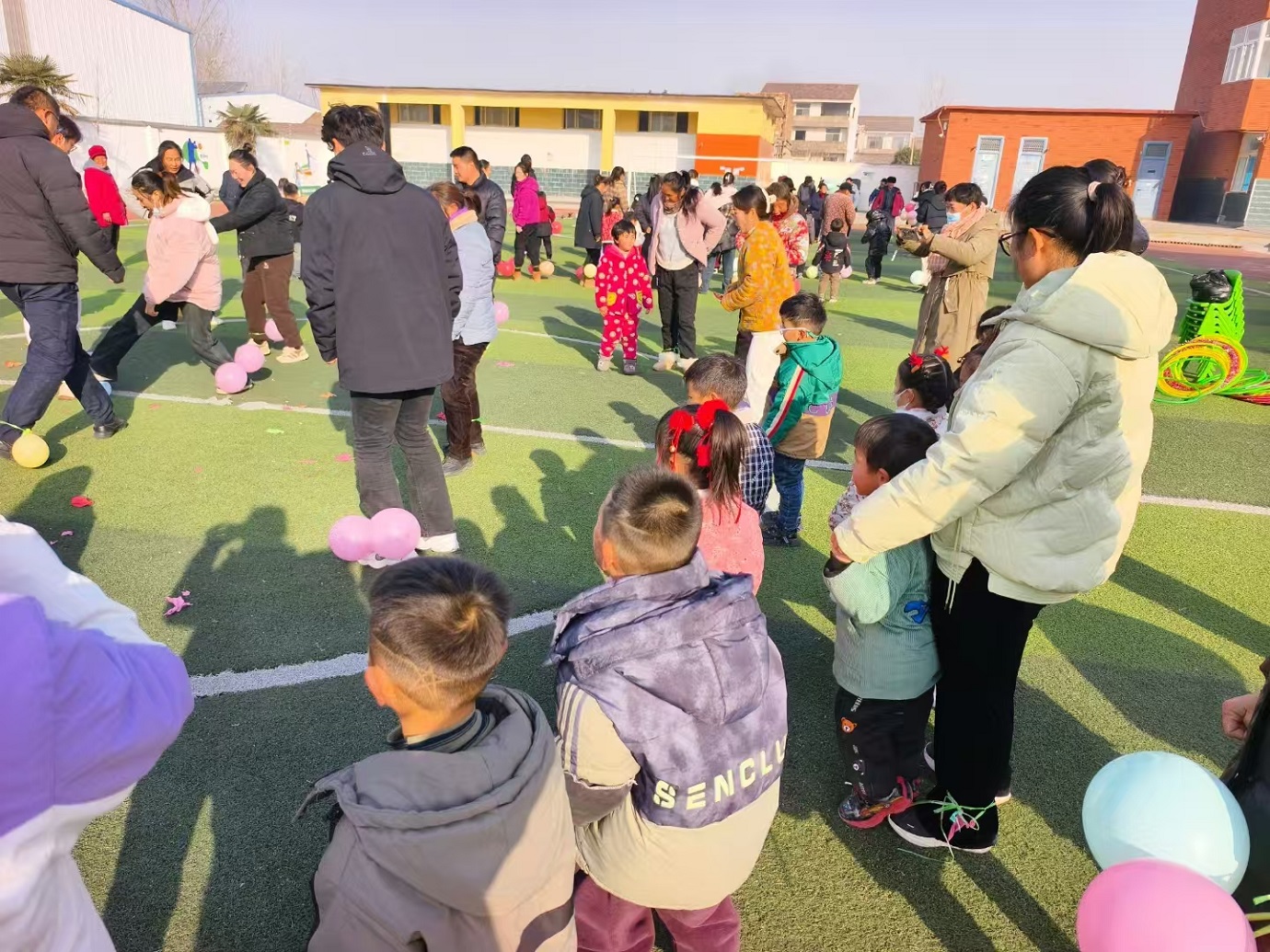 江苏省徐州经开区徐庄镇王桥村关工委开展“亲子同行 悦享运动”庆元旦活动