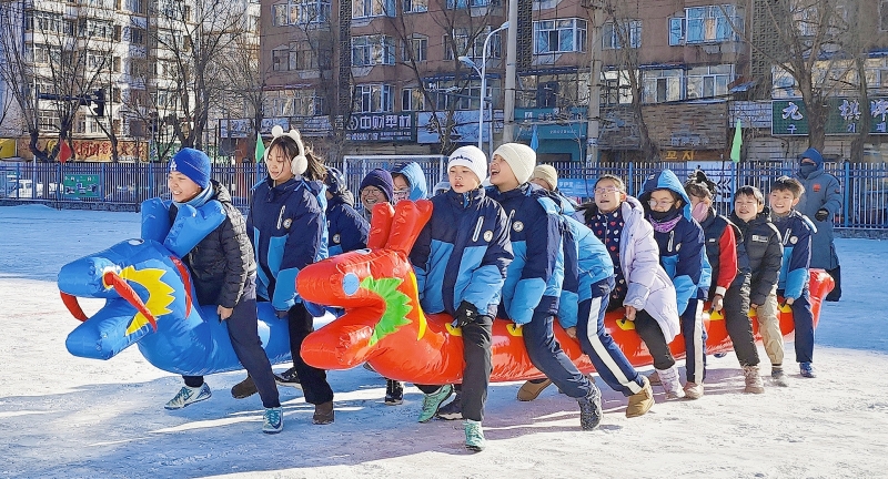 黑龙江省牡丹江市朝鲜族小学关工委举办2025年“冰雪铸就辉煌，共赴亚冬之约”冰雪运动会