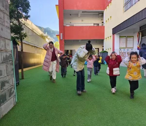 安全“童”行，以练促战