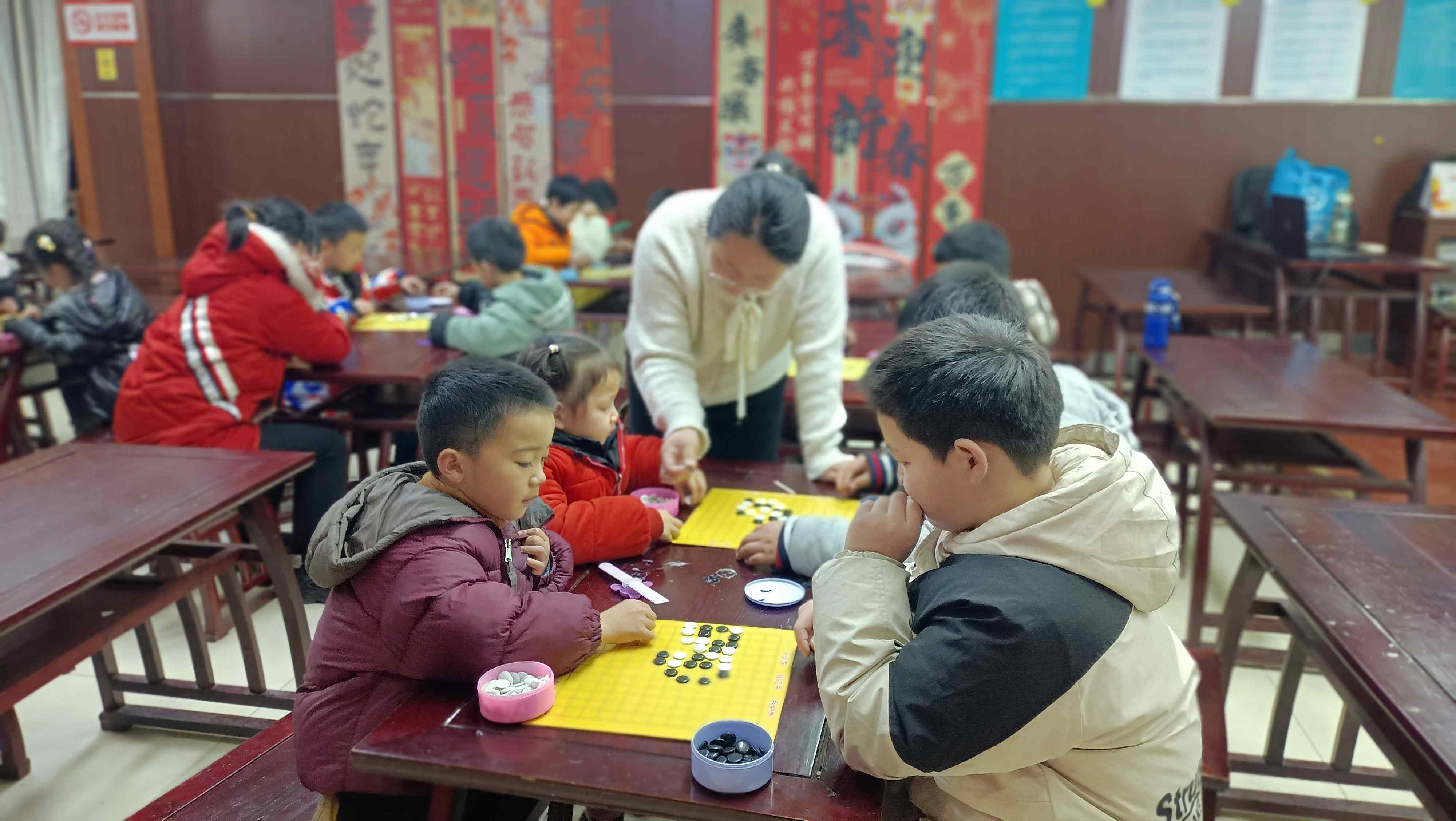 合肥市烟墩街道欣园社区关工委开展“棋韵传承 公益点亮童心”的一期围棋公益课圆满结束