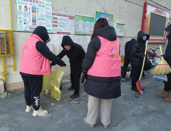 吉林省白城市镇赉县赉北街道关工委组织青年志愿者开展“洁净迎新春·文明过大年”环境卫生整治志愿服务活动