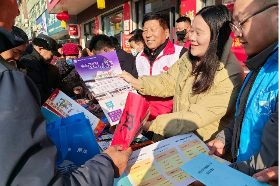安徽省阜阳市阜南县于集乡关工委联合开展“司法宣传进街道，防毒意识入人心”活动
