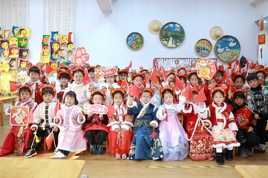 体验非遗文化 探秘川剧魅力—— 无锡市惠山区前洲街道邓巷社区非遗变脸迎新春系列活动