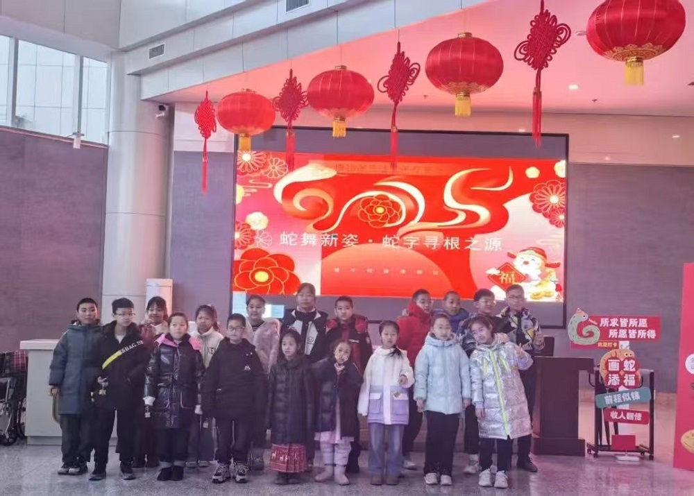  内蒙古自治区赤峰市翁牛特旗文旅系统关工委组织青少年博物馆里迎新春活动
