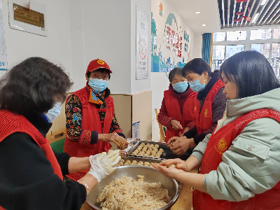 安徽省合肥市包河区义城街道迎淮社区关工委开展“温情满‘义’ 共迎新春——共享餐桌之团圆年夜饭”活动。