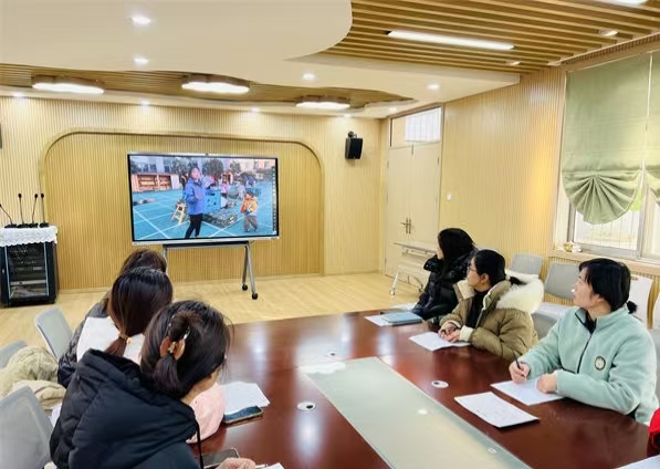 积蓄专业能量，追逐教师之光——江苏省徐州市铜山区汉王镇中心幼儿园关工委组织教师云上名园观摩学习