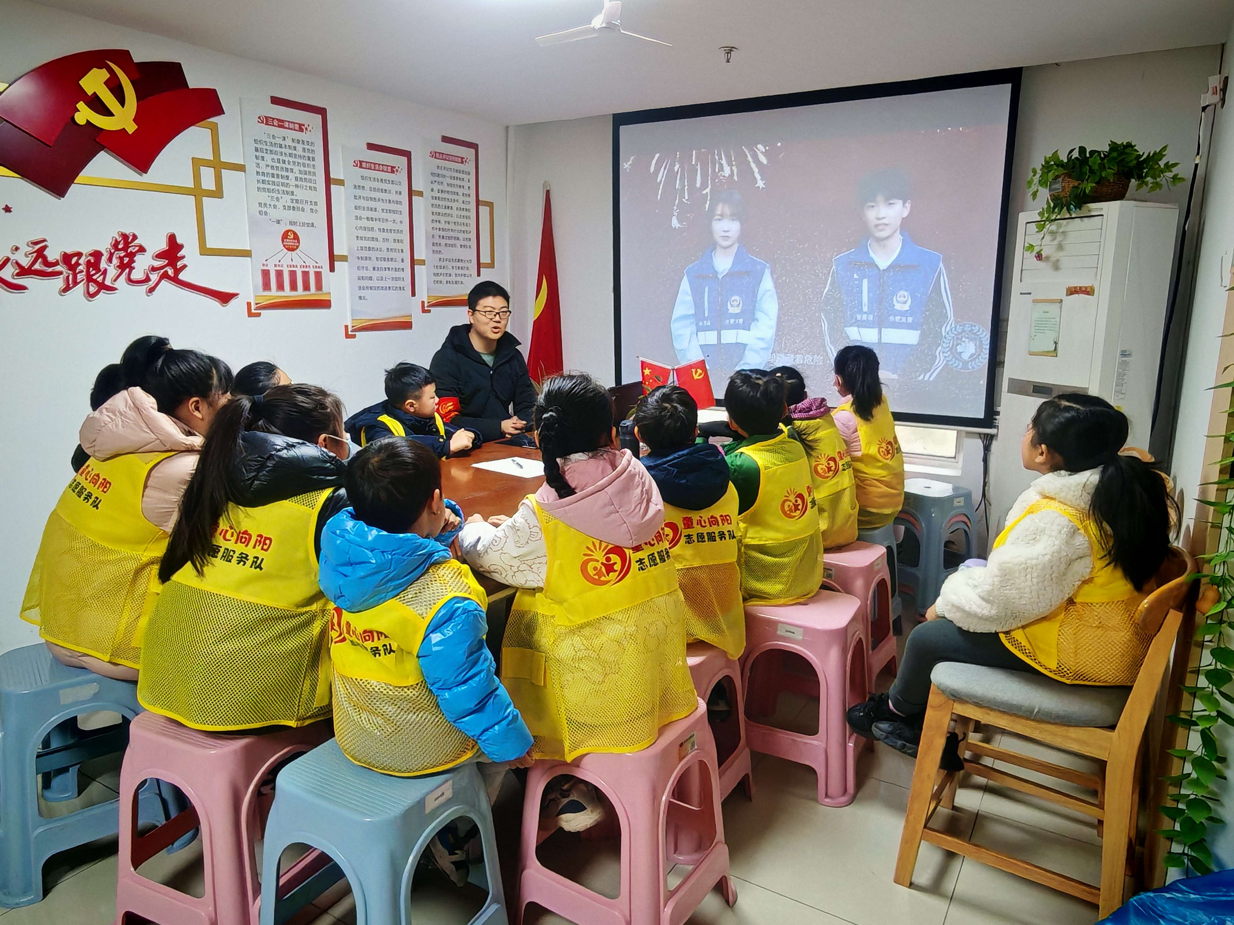 安徽省合肥市包河区滨湖世纪社区清枫居委会关工委开展“手工烟花趣味浓 禁燃禁放记心中”活动