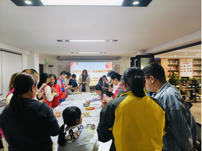  “元宵喜乐少年行，共富温暖爱传递”——四川省攀枝花市东区东华街道龙珠社区关工委开展元宵节包汤圆活动