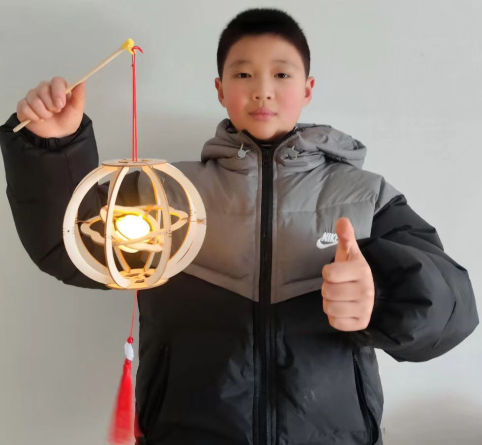 巧手制花灯，童心映传统——江苏省徐州市铜山区刘集实验小学关工委寒假组织学生进行手工制作花灯比赛