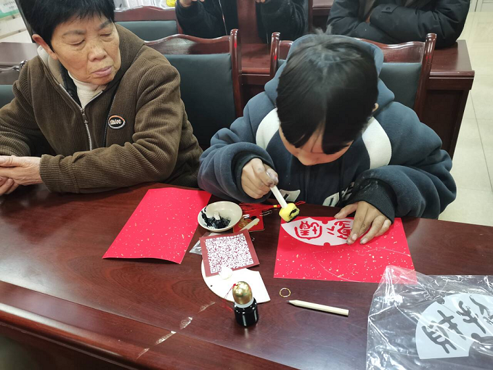 四川省自贡市富顺县富世街道釜江社区关工委开展“童庆元宵，暖心陪伴”主题活动