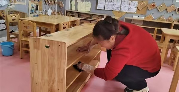 “精”心准备，“净”待萌宝——江苏省徐州市泉润路幼儿园关工委开展开学准备工作