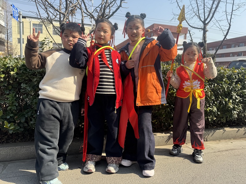 江苏省徐州市经济技术开发区徐庄镇关工委组织辖区内青少年开展“扮哪吒英姿，悟英雄精神”活动