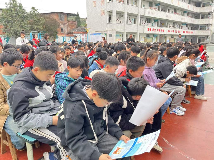 四川省自贡市富顺县骑龙镇：开学第一课，“进读”更要“禁毒”