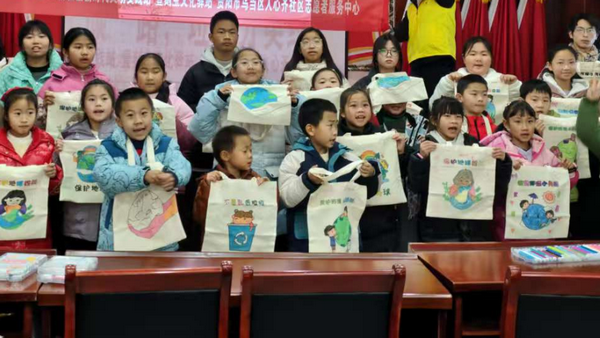 贵州省贵阳市乌当区高新路街道关工委：垃圾分类 从小做起