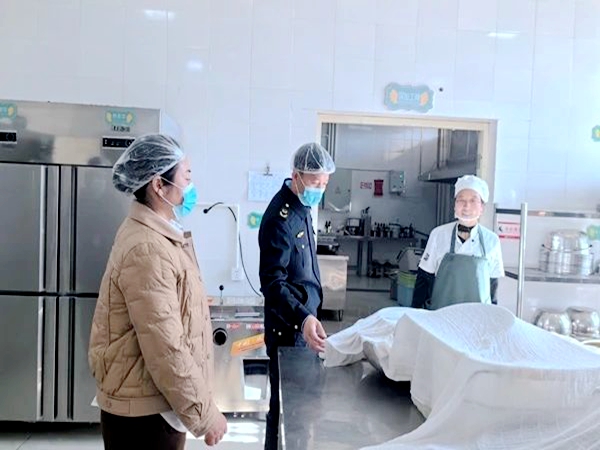 食品安全重如山，监管检查护成长——四川省凉山州宁南县市场监管局关工委到县第五幼儿园开展食品安全督查工作