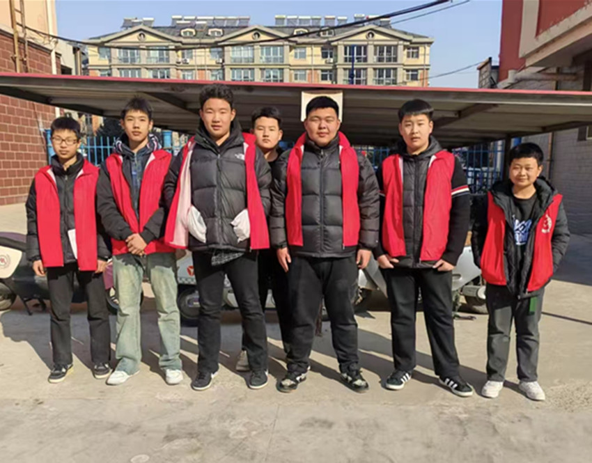 内蒙古自治区赤峰市元宝山区西城街道 锦绣社区关工委开展“学雷锋  文明实践我行动”活动