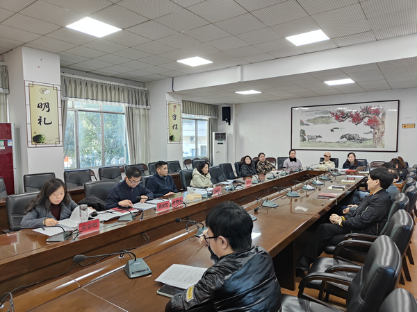 贵州省贵阳市乌当区委老干部局传达学习全国、全省关工委工作会议精神 研究贯彻落实措施