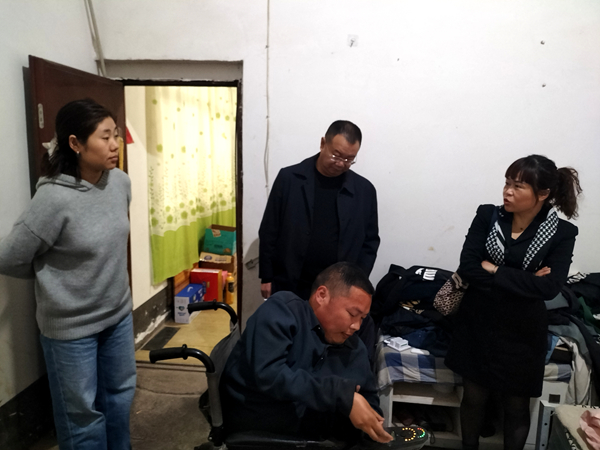 四川省凉山州宁南县松新镇关工委开展残疾人家庭无障碍改造入户核实工作