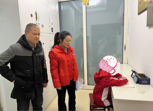 贵州省贵阳市乌当区观溪路街道新学期走访事实无人抚养未成年人