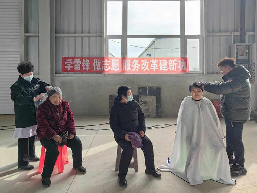 学雷锋 做志愿 服务改革建新功 ——内蒙古自治区赤峰市元宝山区平庄镇关工委开展学雷锋活动
