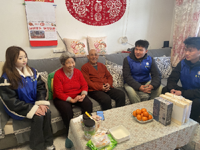 河北省秦皇岛市北戴河区育花路社区关工委开展“弘扬雷锋精神，致敬退伍老兵”志愿服务活动