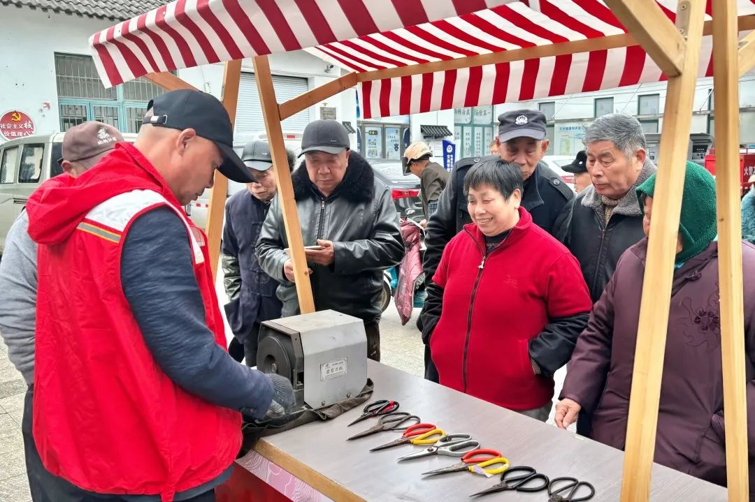 3·5学雷锋丨我们都是追“锋”人