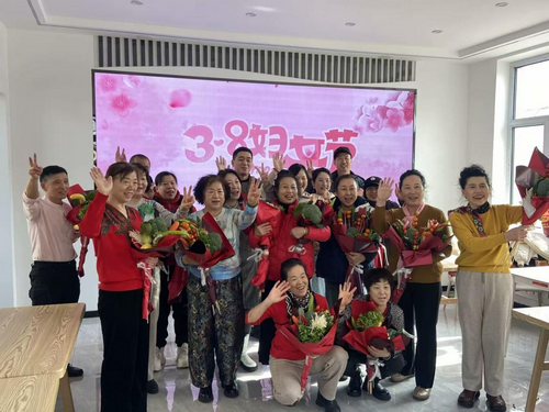 黑龙江省牡丹江市阳明区前进街道富江社区关工小组开展“特蔬的日子 送给特蔬的你”主题活动