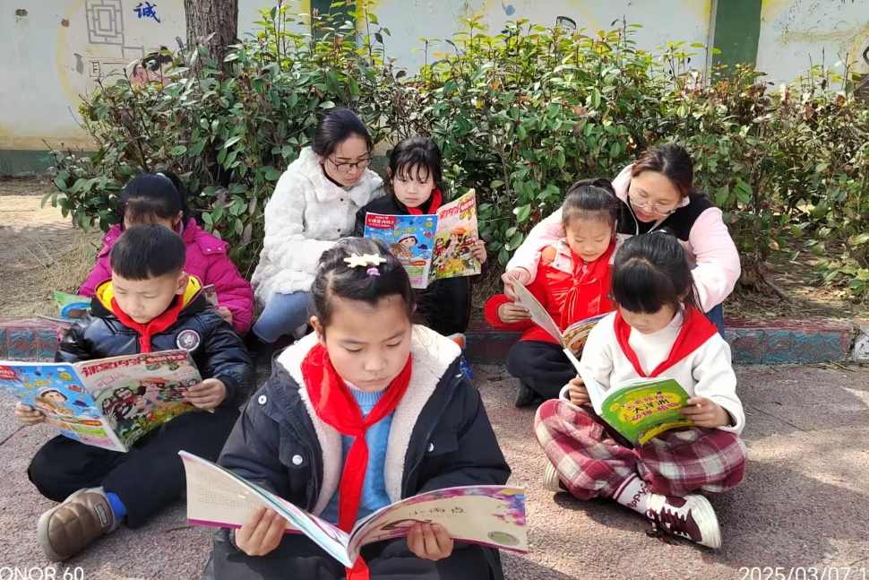 安徽省阜阳市阜南县于集乡北京律师希望小学关工委开展“书香润童心，阅读伴成长”主题活动