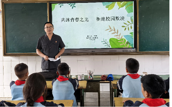 四川省凉山州喜德关工委开展“法治进校园”宣讲活动