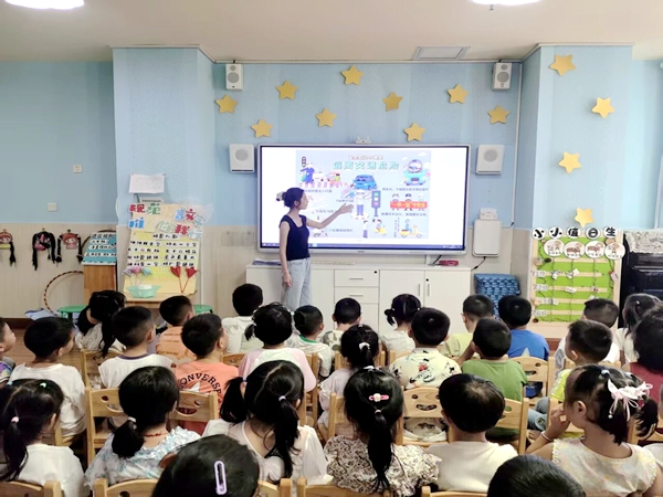 安全“童”行，守护成长——四川省凉山州宁南县机关幼儿园关工委开展交通安全主题教育活动