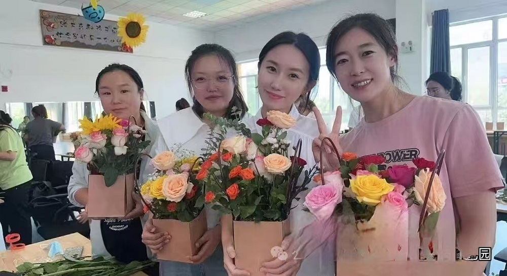 致敬教师，温暖同行——内蒙古自治区赤峰市翁牛特旗乌丹第四幼儿园关工委参与组织教师节活动丰富多彩